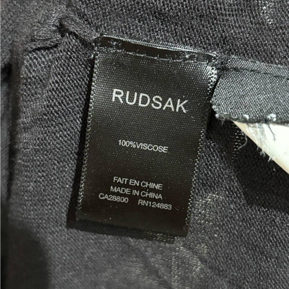 RUDSAK Black Sleeveless Cardigan - Picture 13 of 14